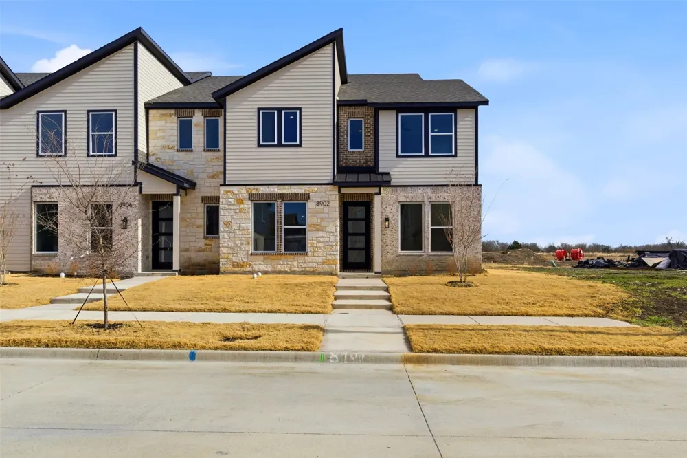 8902 Lowell Street Rowlett, TX 75089
