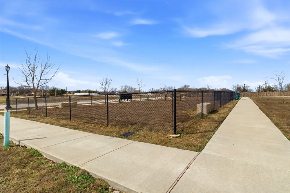 8902 Lowell Street Rowlett, TX 75089