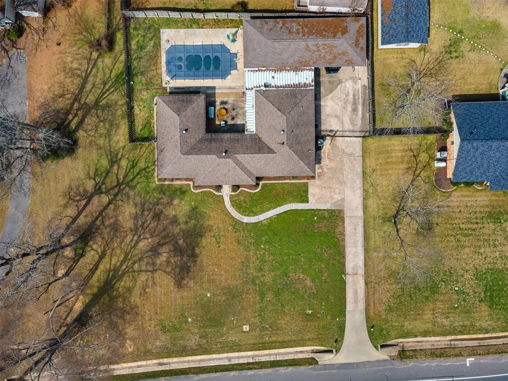 1302 W Sabine Street Carthage, TX 75633