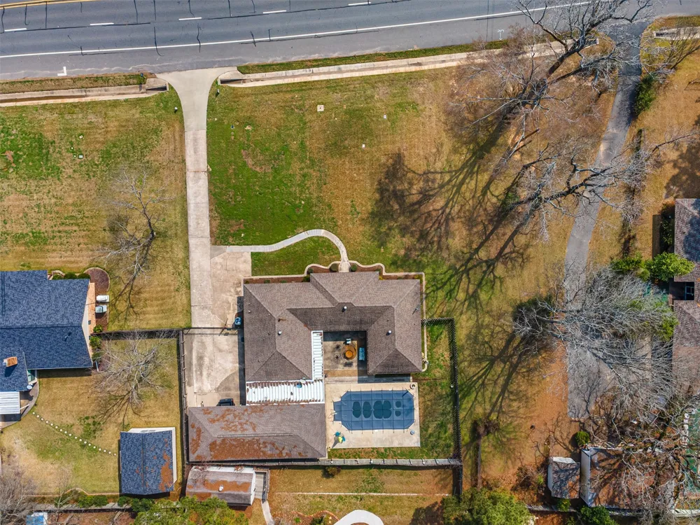 1302 W Sabine Street Carthage, TX 75633