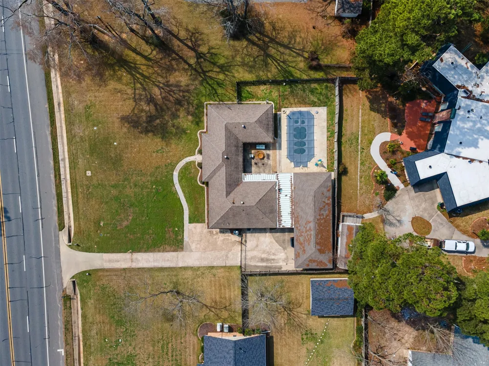 1302 W Sabine Street Carthage, TX 75633