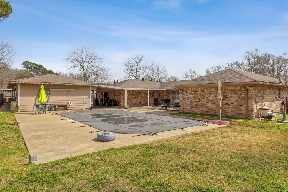 1302 W Sabine Street Carthage, TX 75633