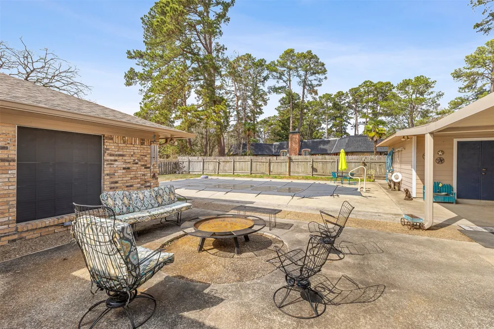 1302 W Sabine Street Carthage, TX 75633
