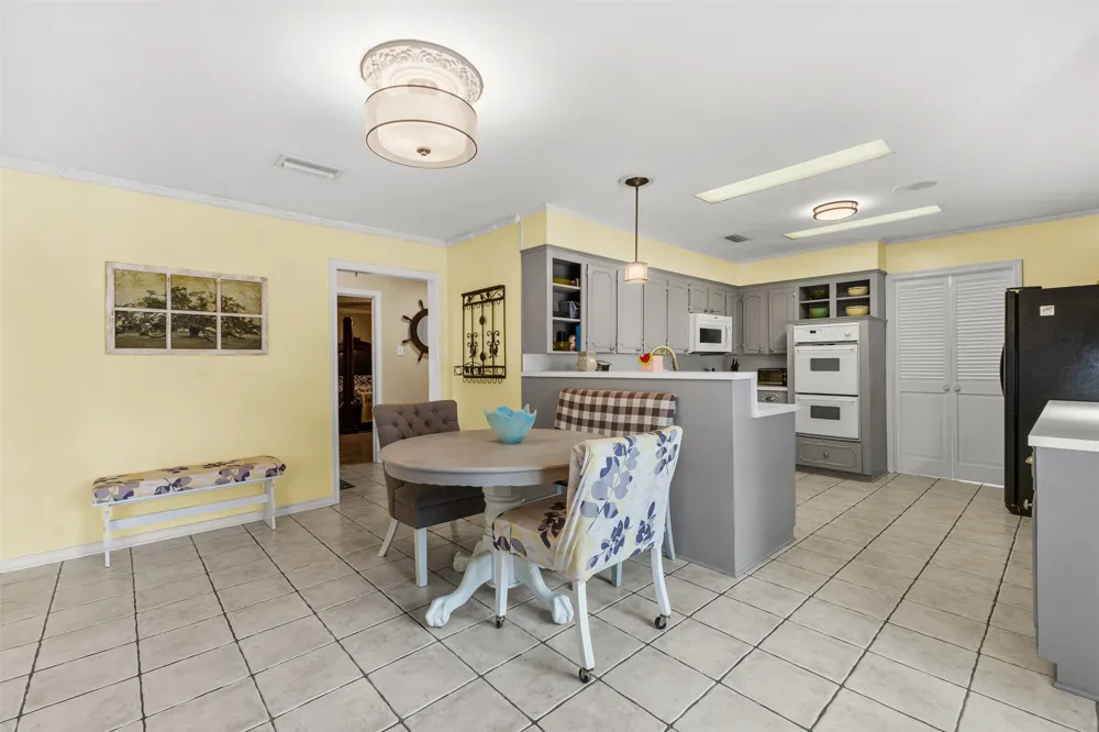 1302 W Sabine Street Carthage, TX 75633