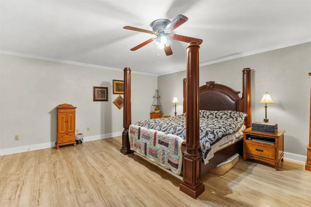 1302 W Sabine Street Carthage, TX 75633