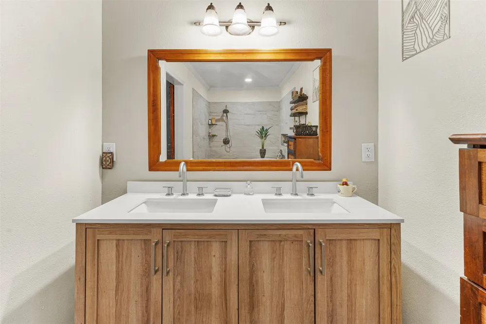 1302 W Sabine Street Carthage, TX 75633