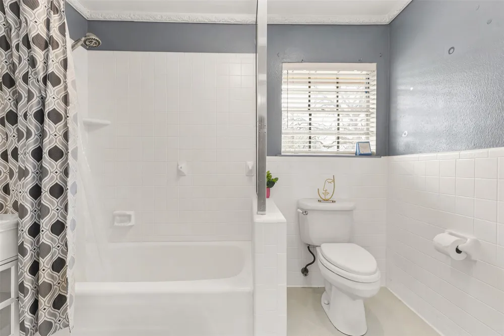 1302 W Sabine Street Carthage, TX 75633