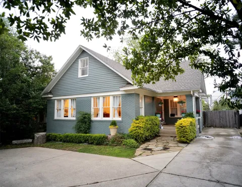 3852 Mockingbird Lane