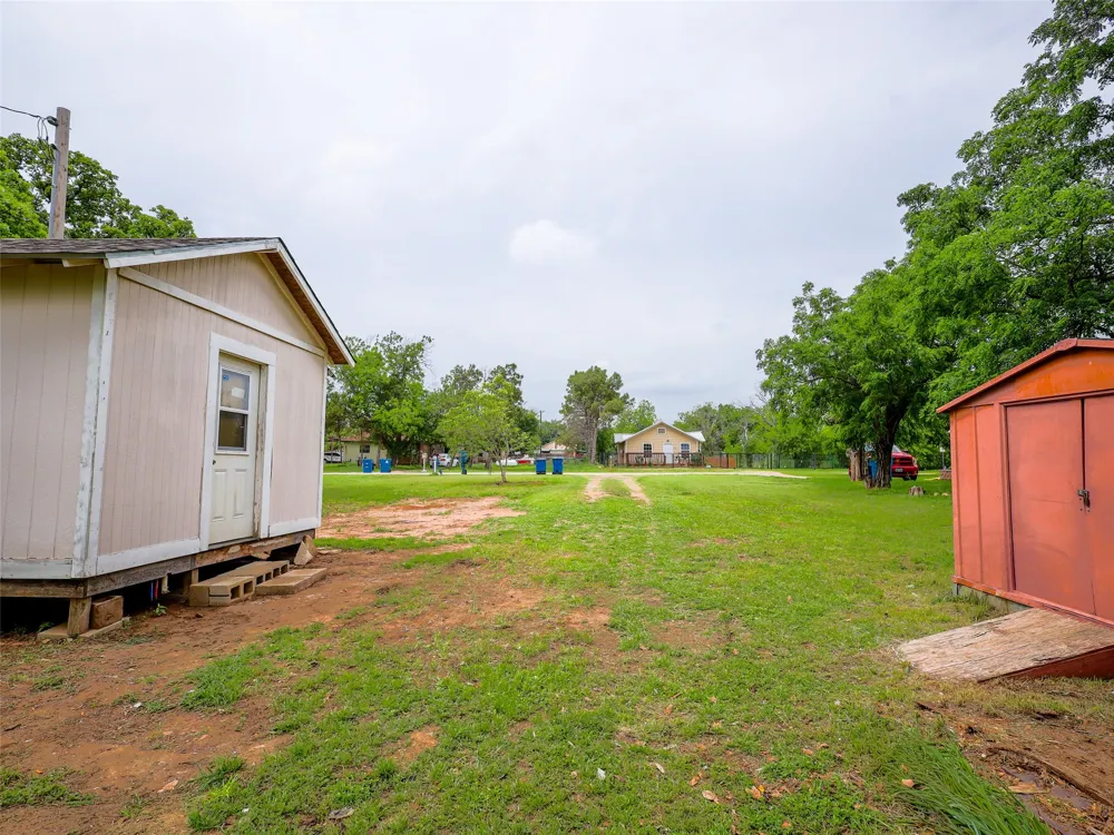 609 W 12th St Cisco, TX 76437