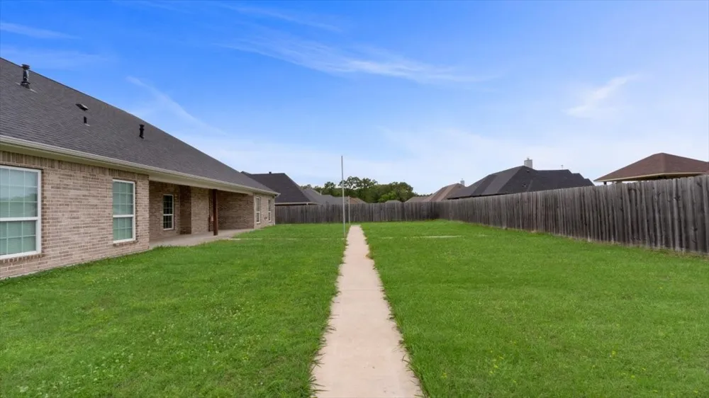 1005 Stone Bridge Street Mt Pleasant, TX 75455