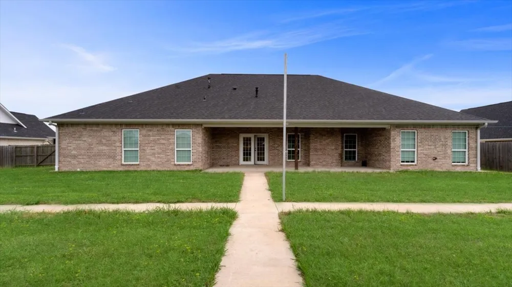 1005 Stone Bridge Street Mt Pleasant, TX 75455