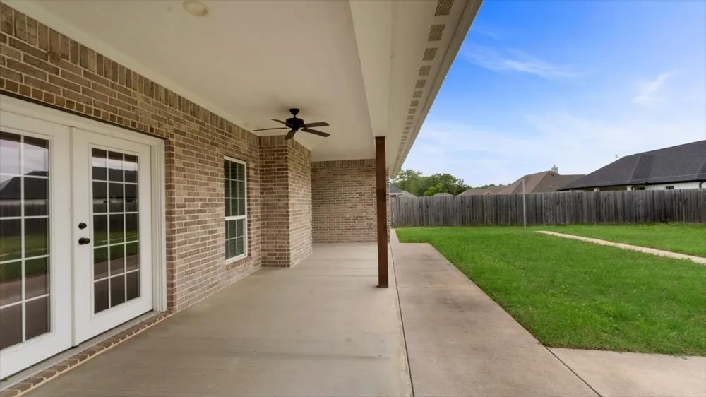 1005 Stone Bridge Street Mt Pleasant, TX 75455
