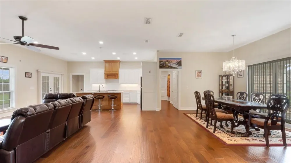 1005 Stone Bridge Street Mt Pleasant, TX 75455