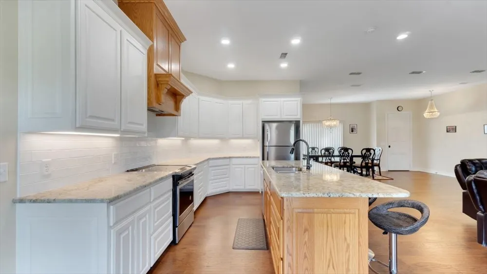1005 Stone Bridge Street Mt Pleasant, TX 75455