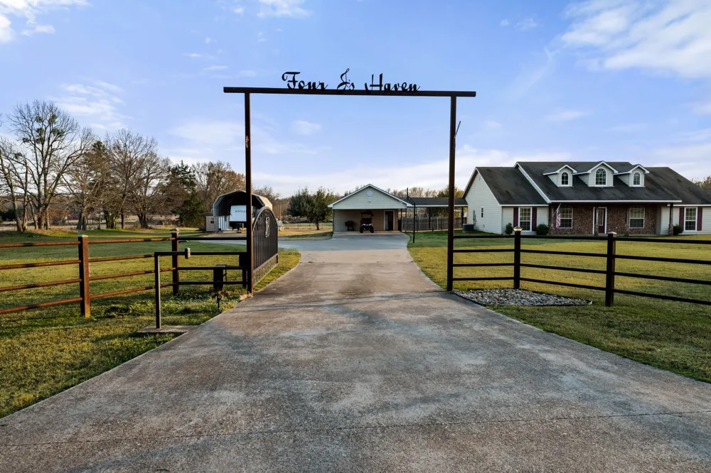 2801 County Road 1600 Alba, TX 75410