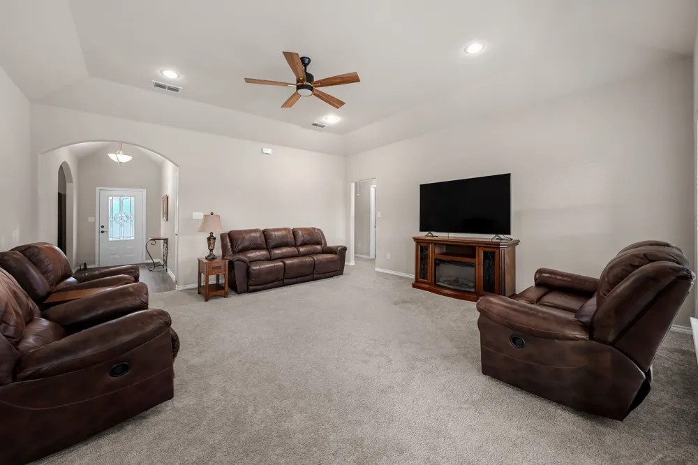 2801 County Road 1600 Alba, TX 75410