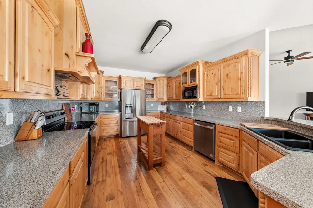 2801 County Road 1600 Alba, TX 75410