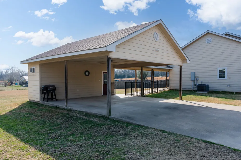 2801 County Road 1600 Alba, TX 75410
