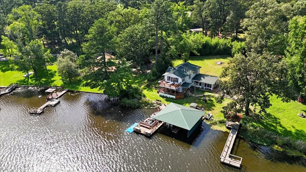 1027 County Road 3230 Quitman, TX 75783