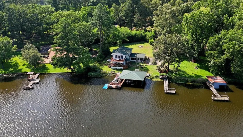 1027 County Road 3230 Quitman, TX 75783