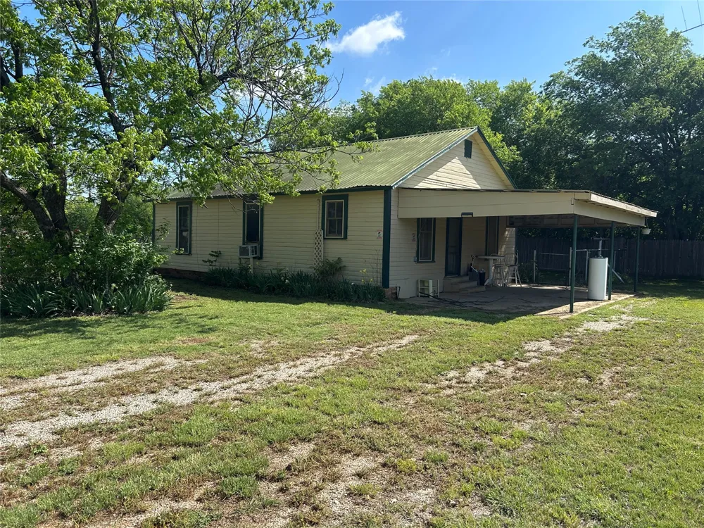 109 Harrison Avenue Newcastle, TX 76372
