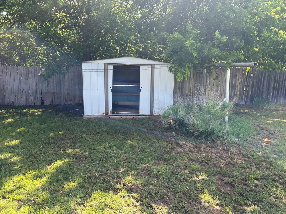 109 Harrison Avenue Newcastle, TX 76372