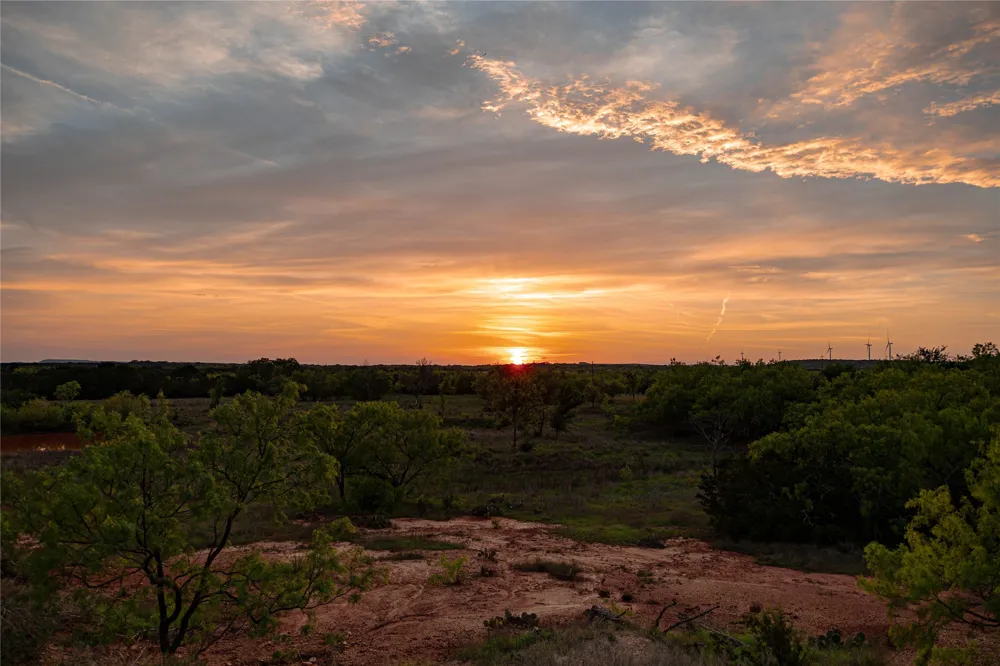 1700 County Road 207 Ovalo, TX 79541