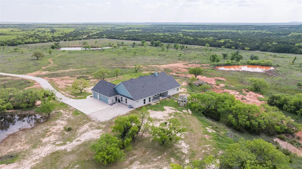1700 County Road 207 Ovalo, TX 79541