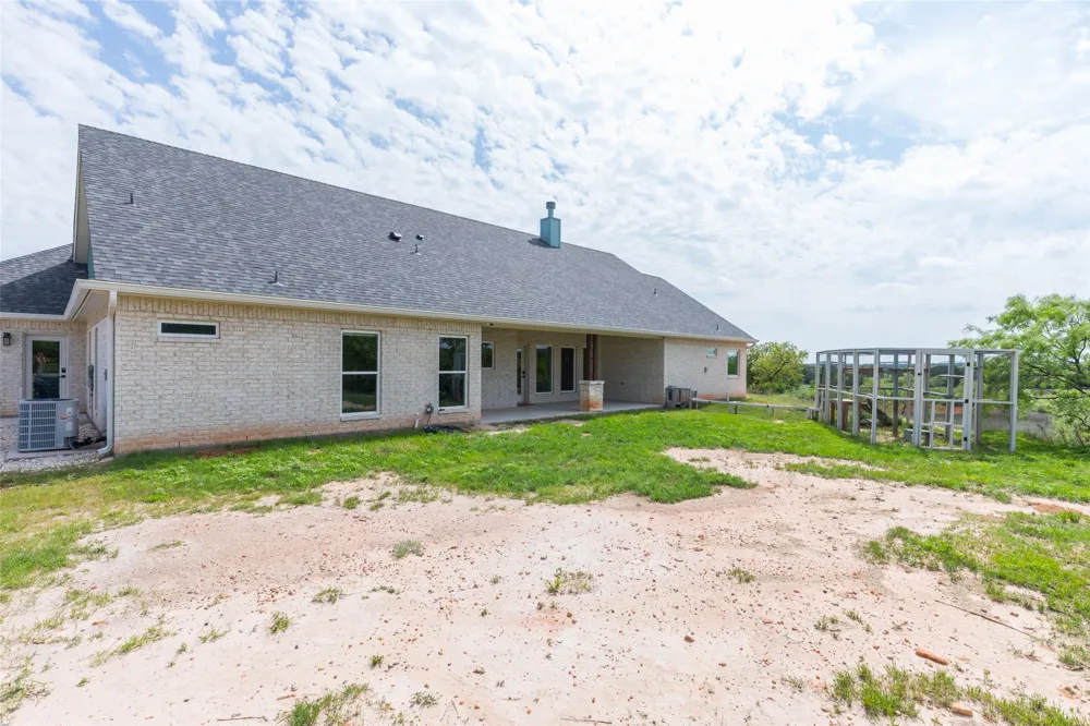 1700 County Road 207 Ovalo, TX 79541