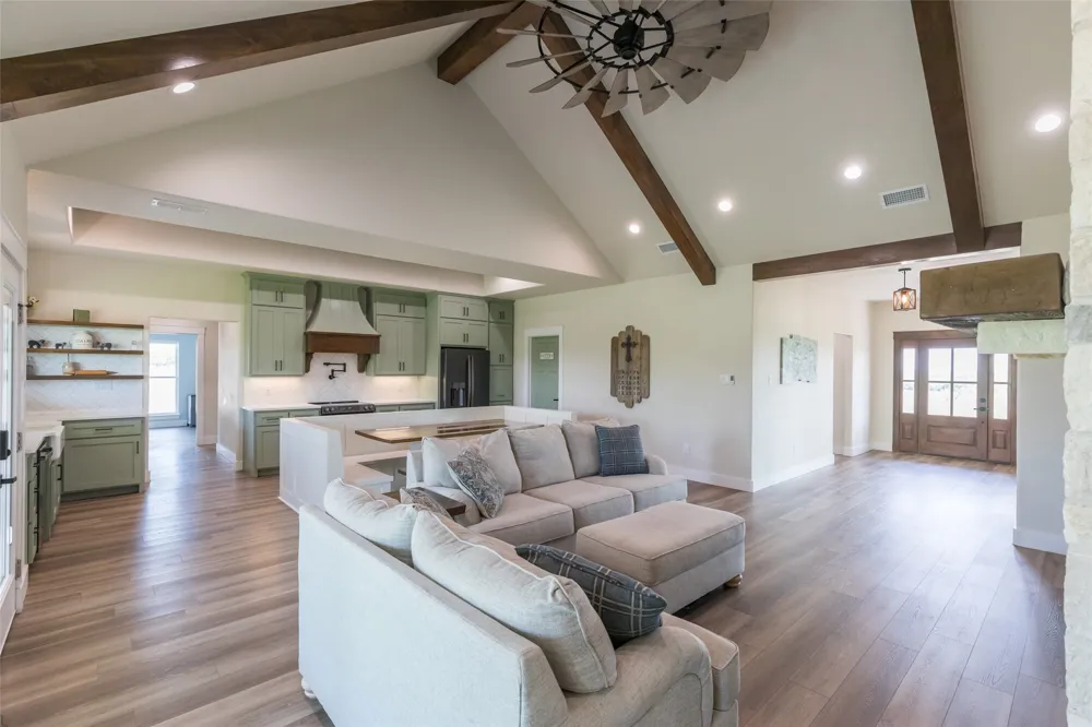 1700 County Road 207 Ovalo, TX 79541