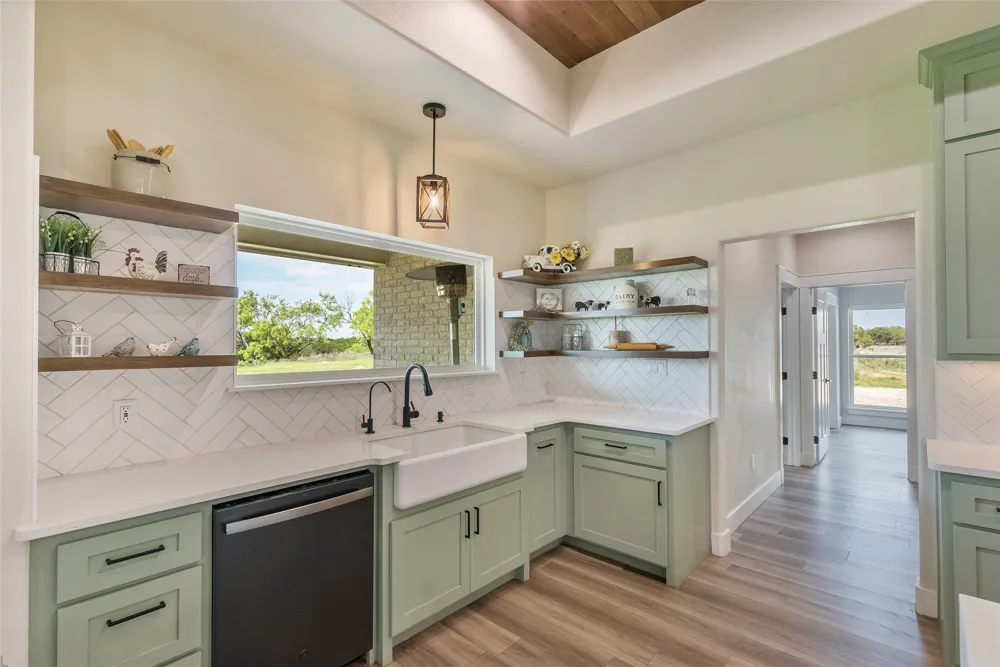1700 County Road 207 Ovalo, TX 79541