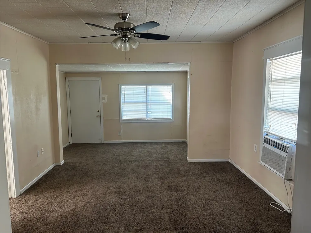 300 Harrison Avenue Newcastle, TX 76372