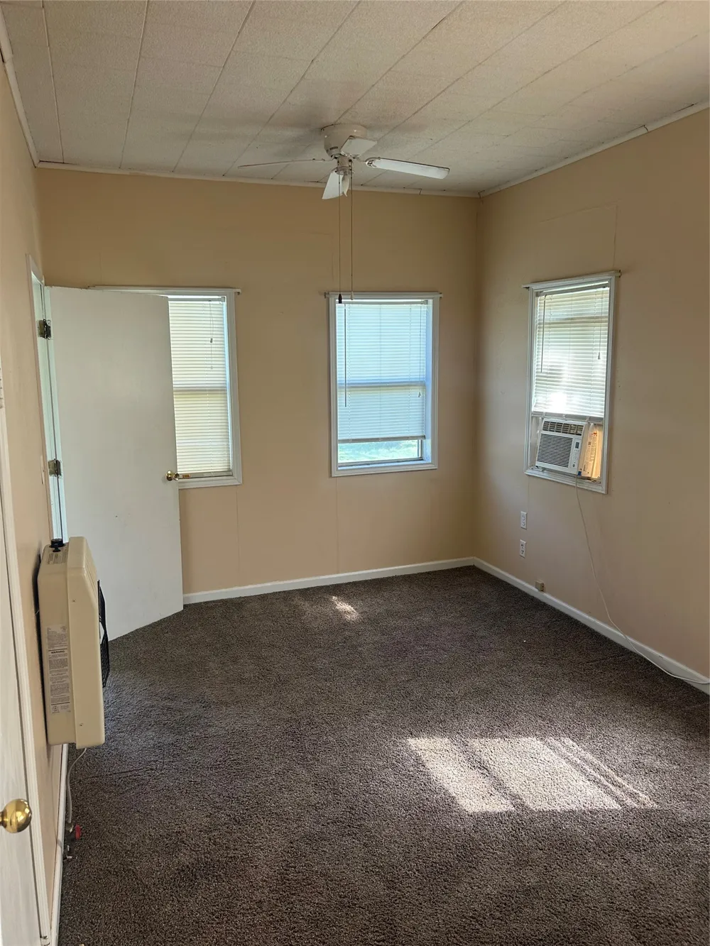 300 Harrison Avenue Newcastle, TX 76372