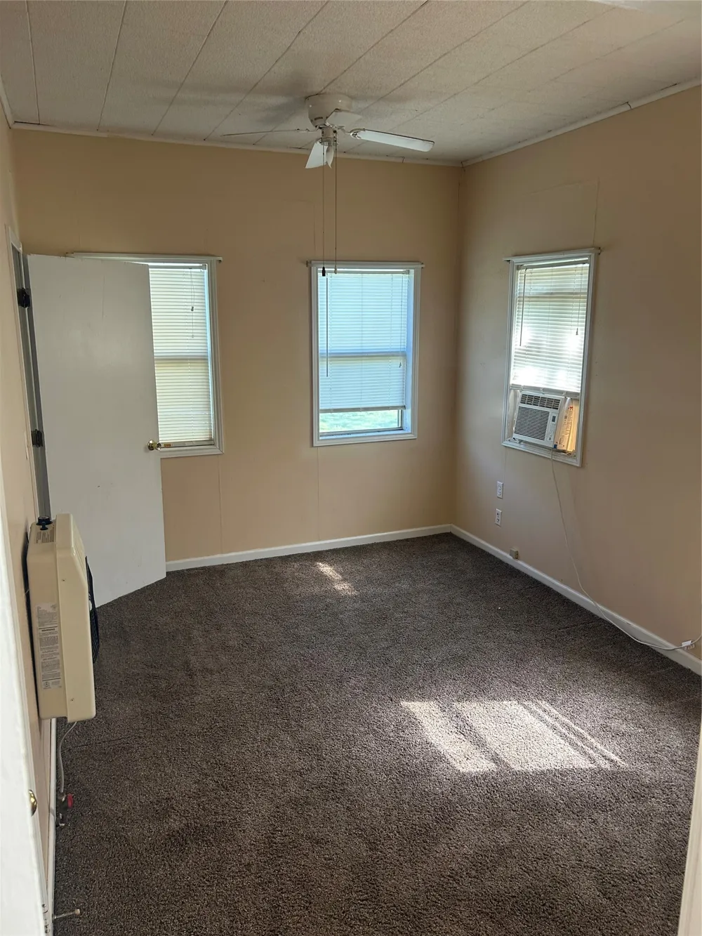300 Harrison Avenue Newcastle, TX 76372
