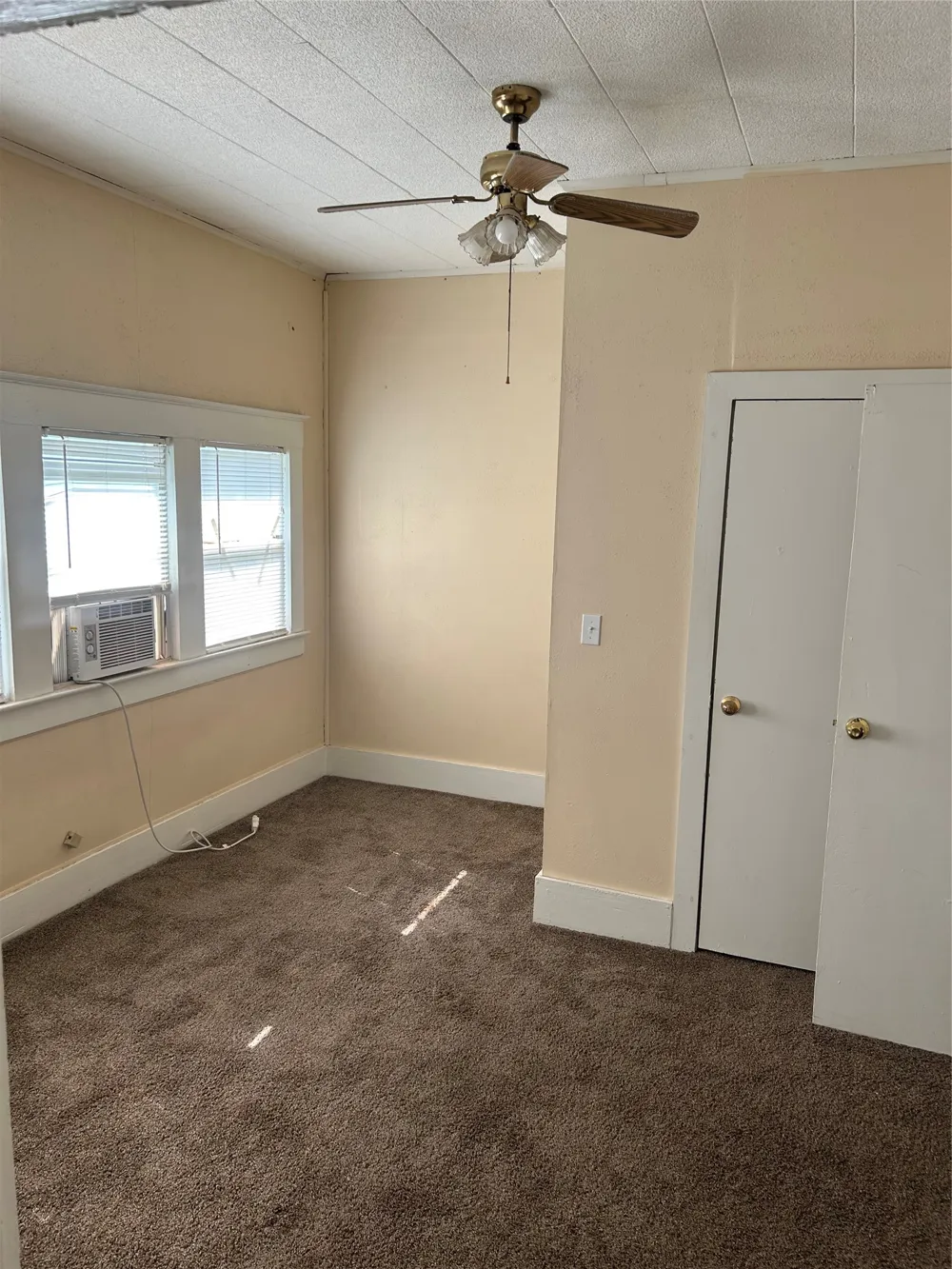 300 Harrison Avenue Newcastle, TX 76372