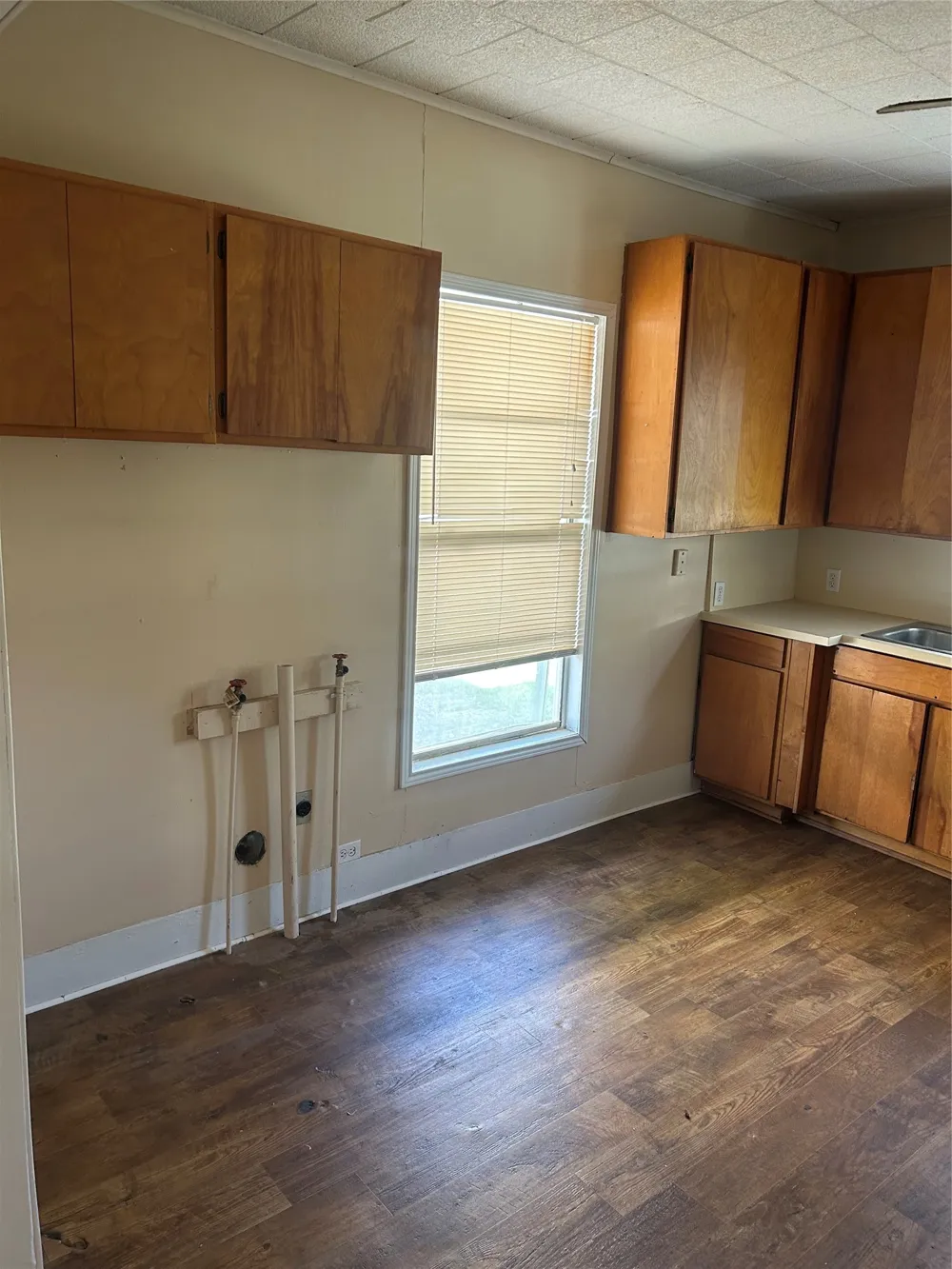 300 Harrison Avenue Newcastle, TX 76372
