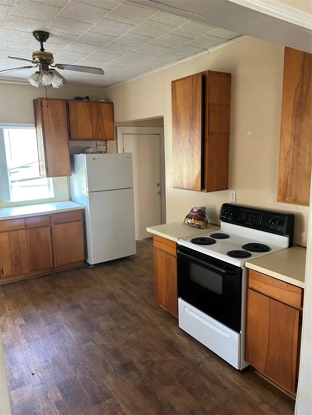 300 Harrison Avenue Newcastle, TX 76372