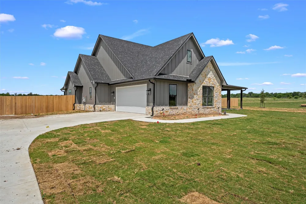 407 Lacek Mill Road China Spring, TX 76633