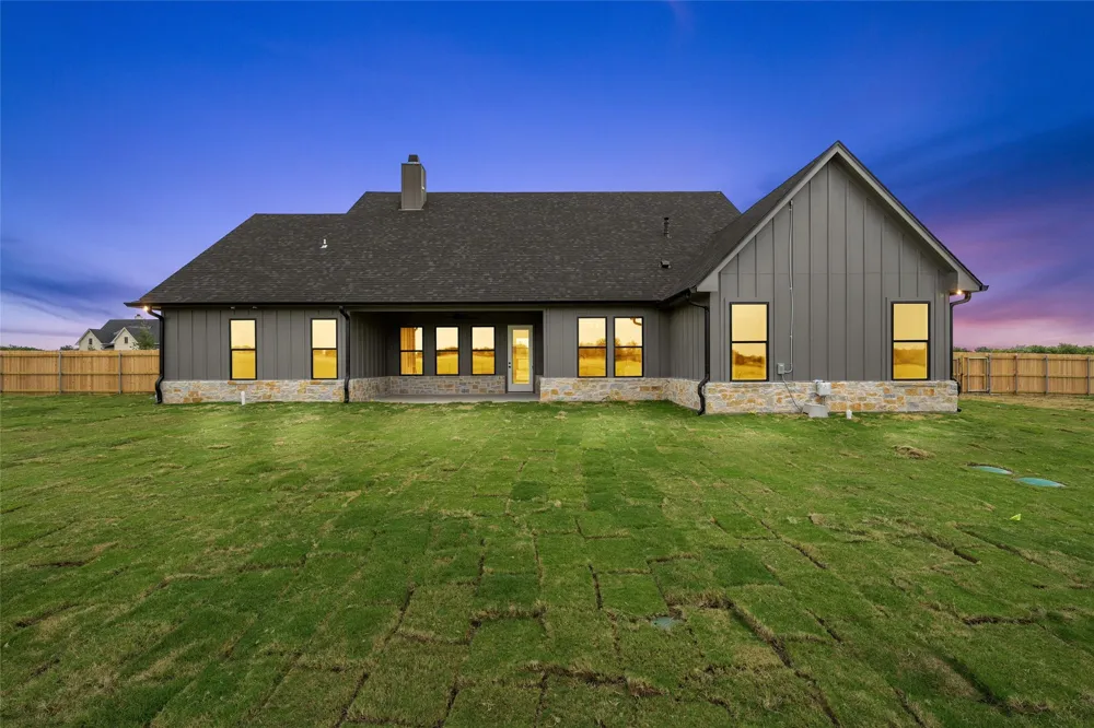 407 Lacek Mill Road China Spring, TX 76633