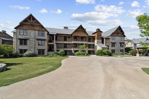 2033 Harbor Way #104