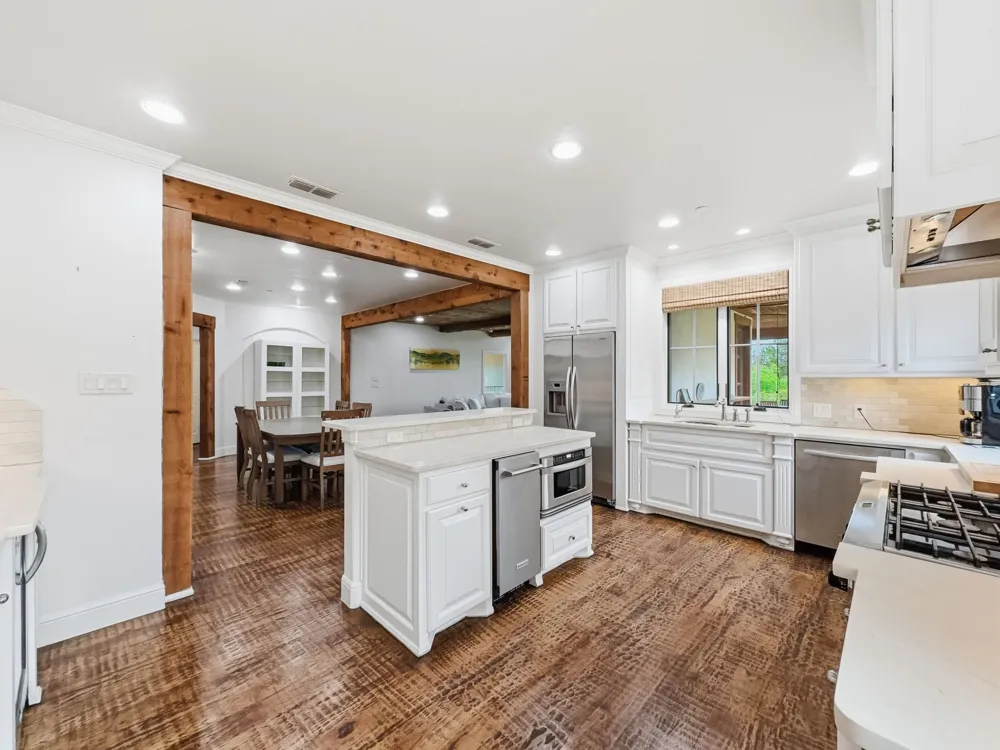 2033 Harbor Way #104 Graford, TX 76449