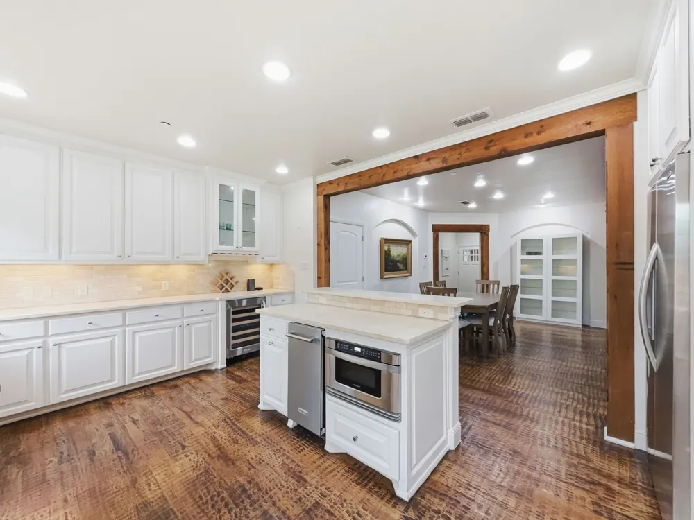 2033 Harbor Way #104 Graford, TX 76449