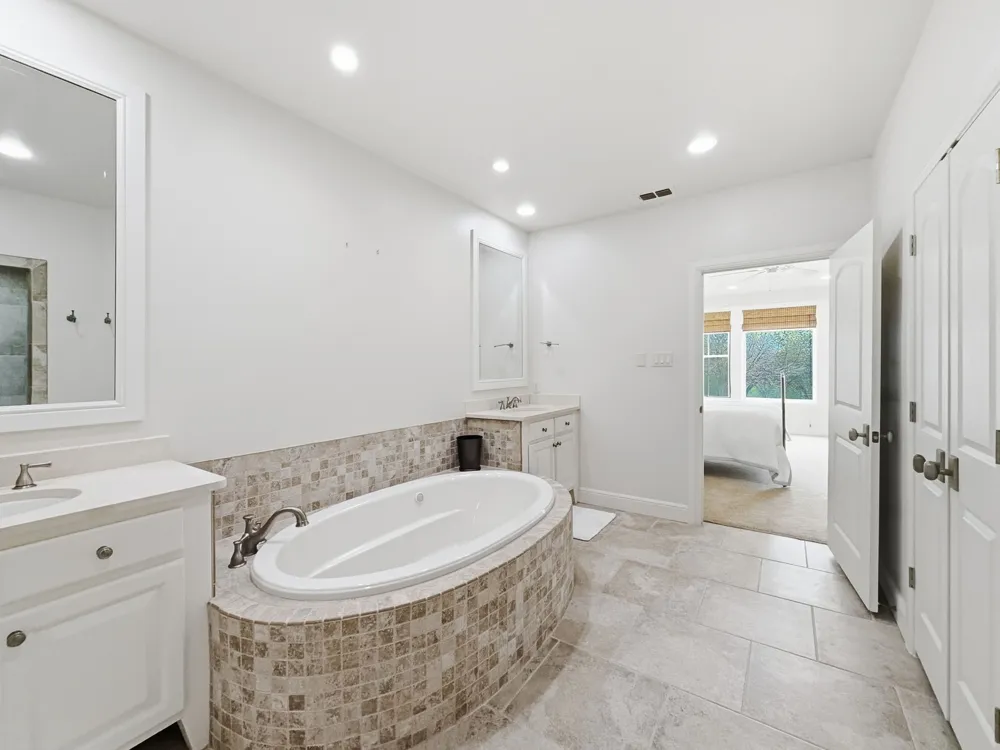 2033 Harbor Way #104 Graford, TX 76449