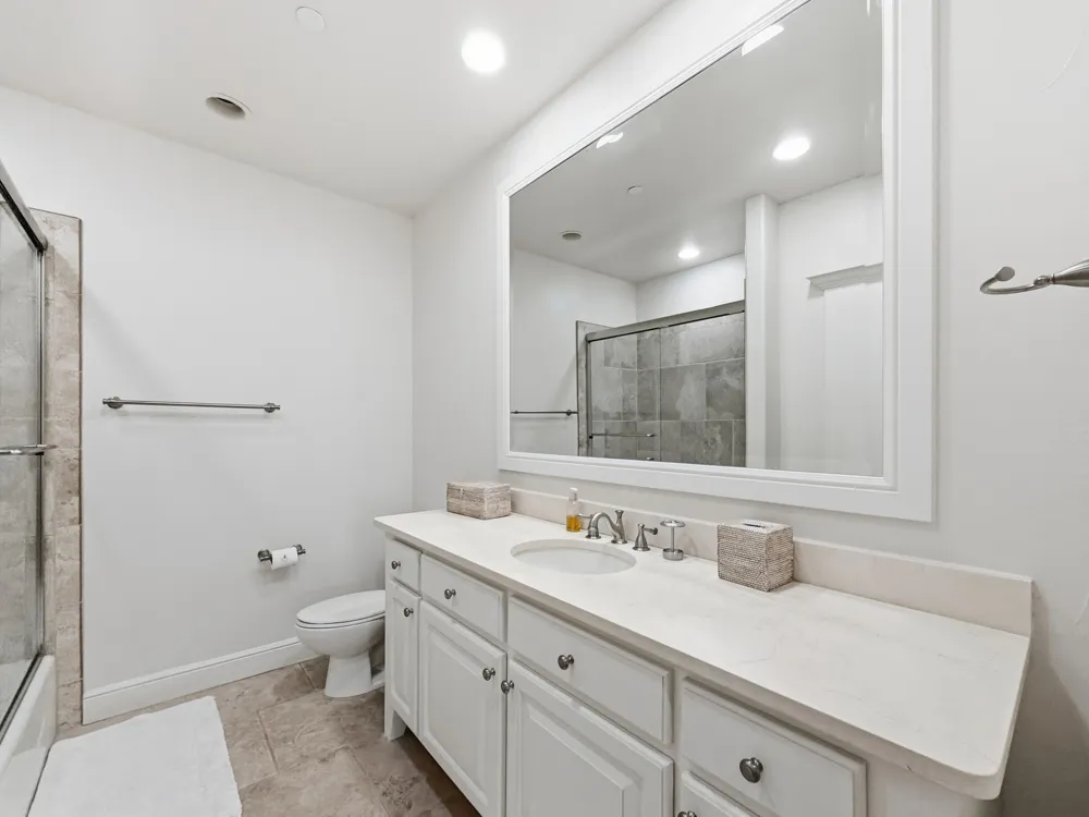 2033 Harbor Way #104 Graford, TX 76449