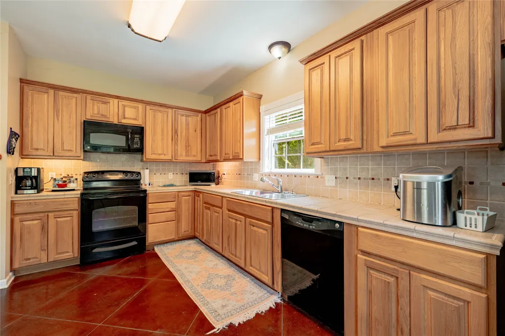 458 Cherokee Cove . Drive Jacksonville, TX 75766