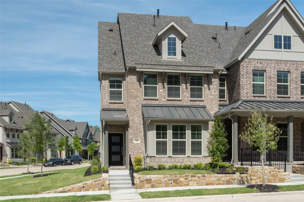 2101 Naples Drive