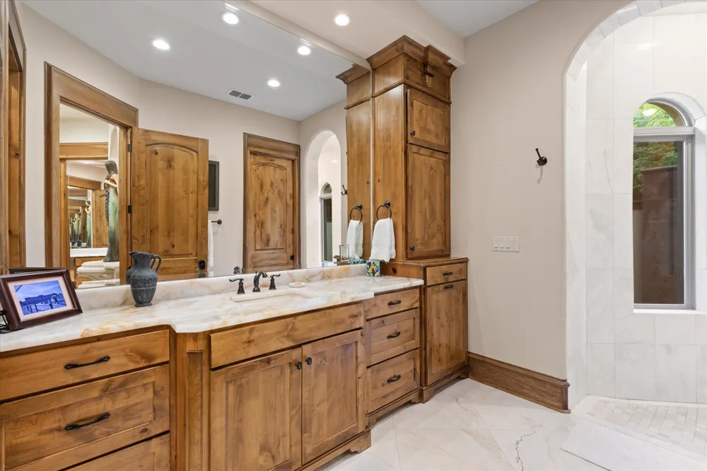 3705 Champions Ridge Lane Longview, TX 75605