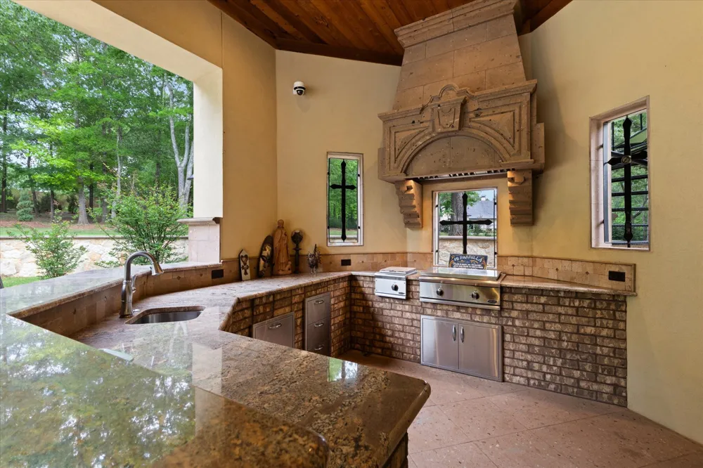 3705 Champions Ridge Lane Longview, TX 75605