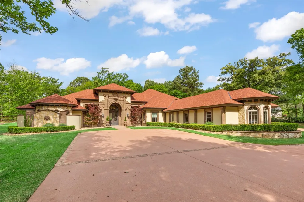 3705 Champions Ridge Lane Longview, TX 75605