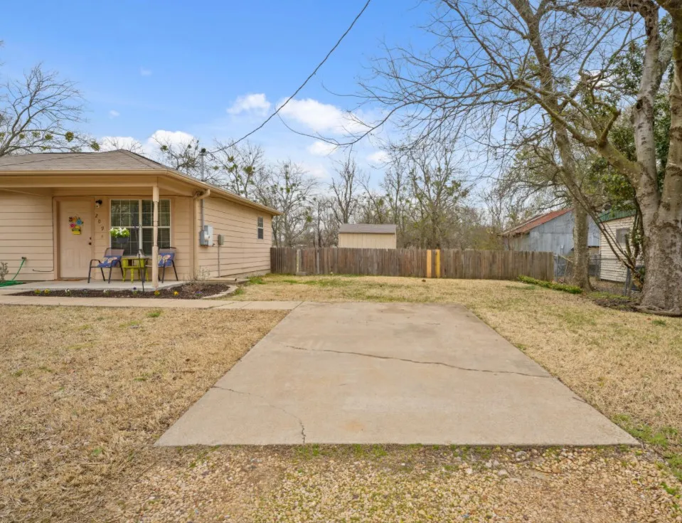 209 Mill Street Lone Oak, TX 75453